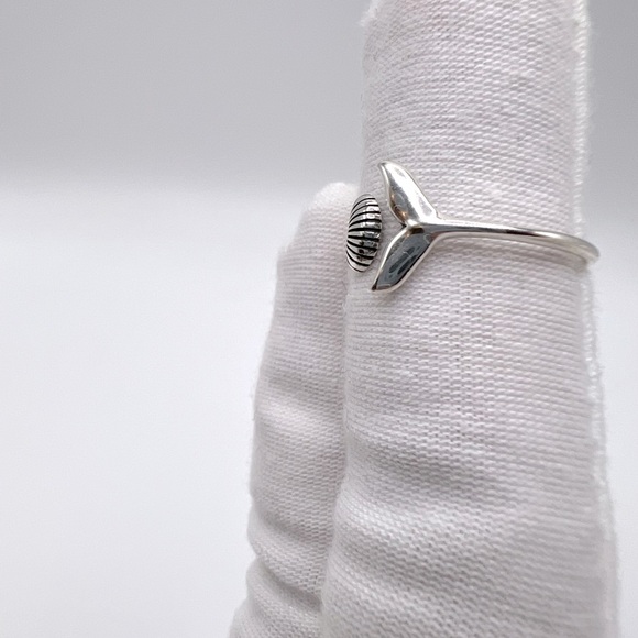Sale $12 Firm! .925 Sterling Silver Mermaid and Seashell Ring - Picture 12 of 13